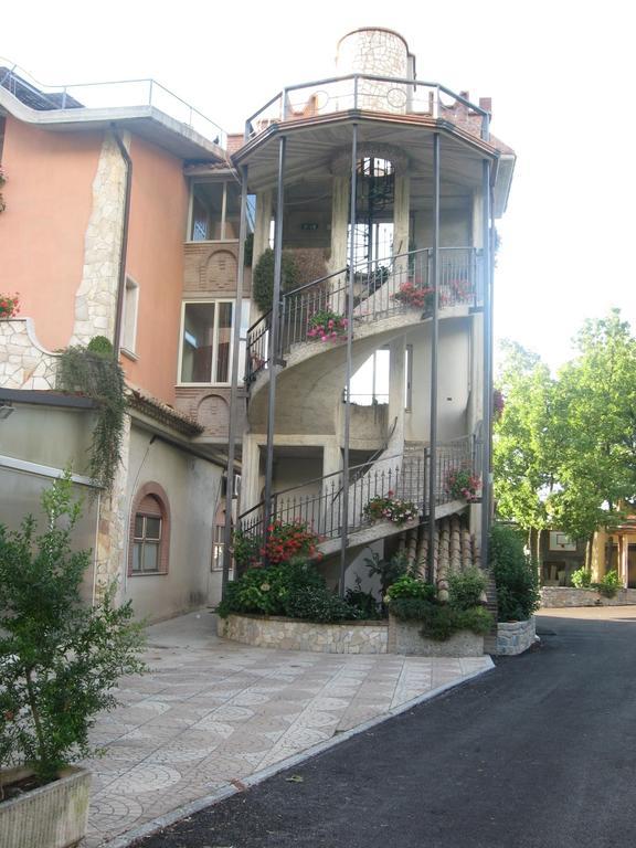 Parco Sogni D'Oro Aparthotel Montella Exterior photo